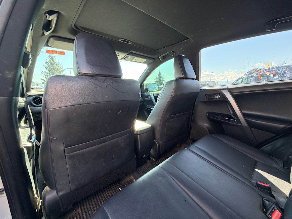 Thumbnail: 2018 Toyota RAV4 - 27