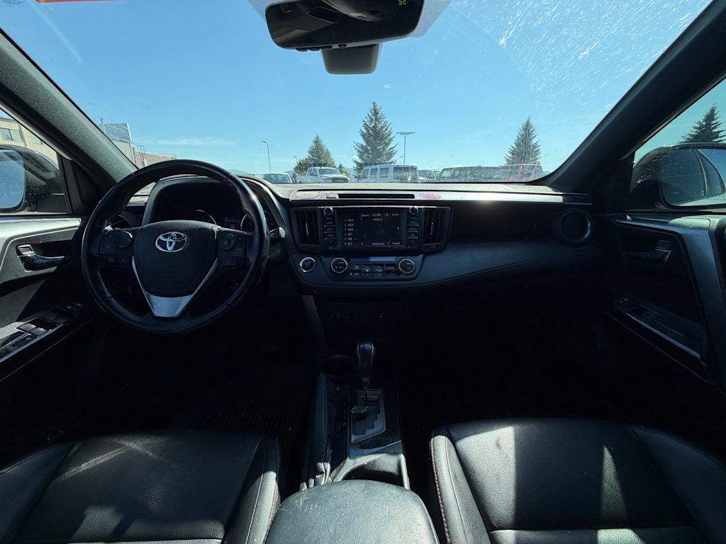 Thumbnail: 2018 Toyota RAV4 - 10
