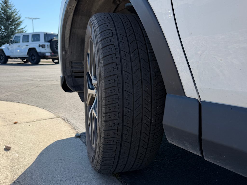 Thumbnail: 2018 Toyota RAV4 - 28
