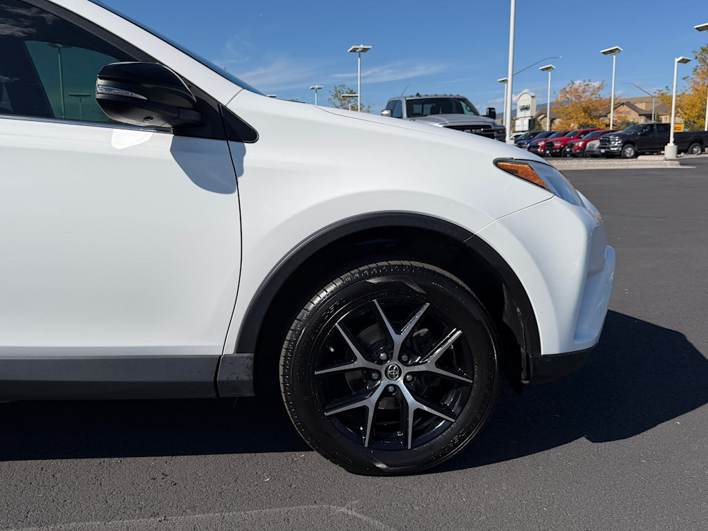 Thumbnail: 2018 Toyota RAV4 - 6