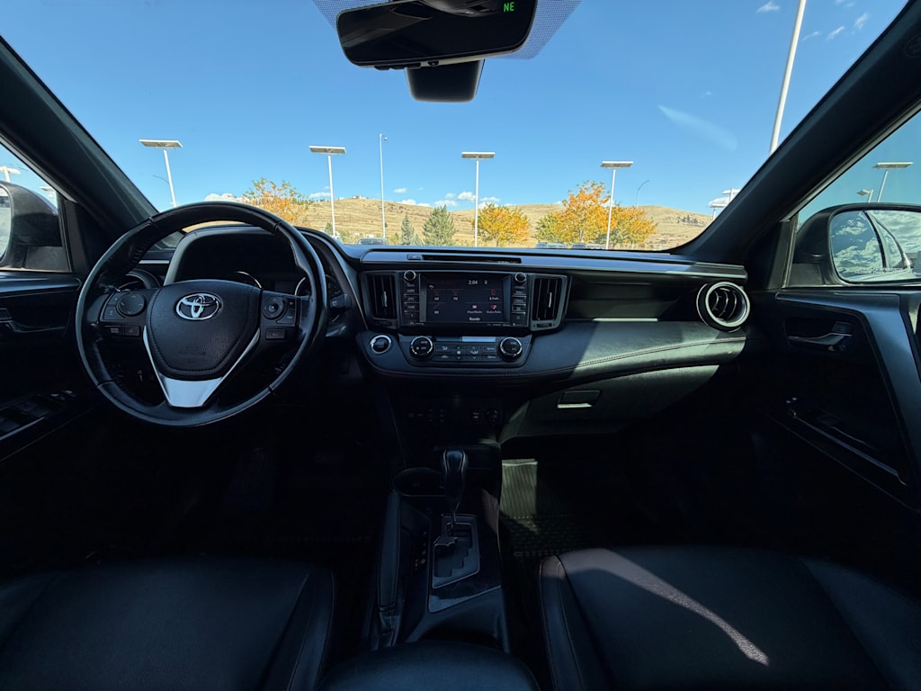 Thumbnail: 2018 Toyota RAV4 - 11