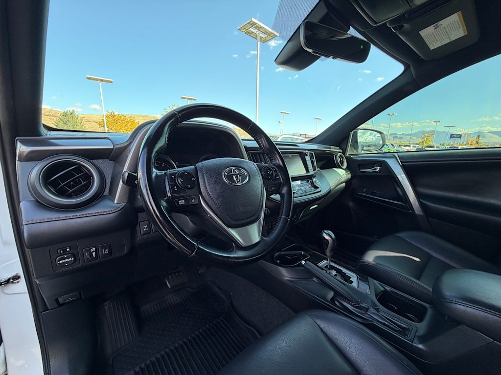 Thumbnail: 2018 Toyota RAV4 - 2
