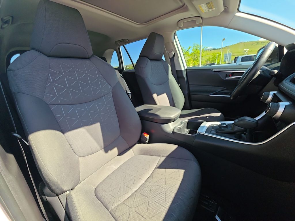 Thumbnail: 2023 Toyota RAV4 - 21