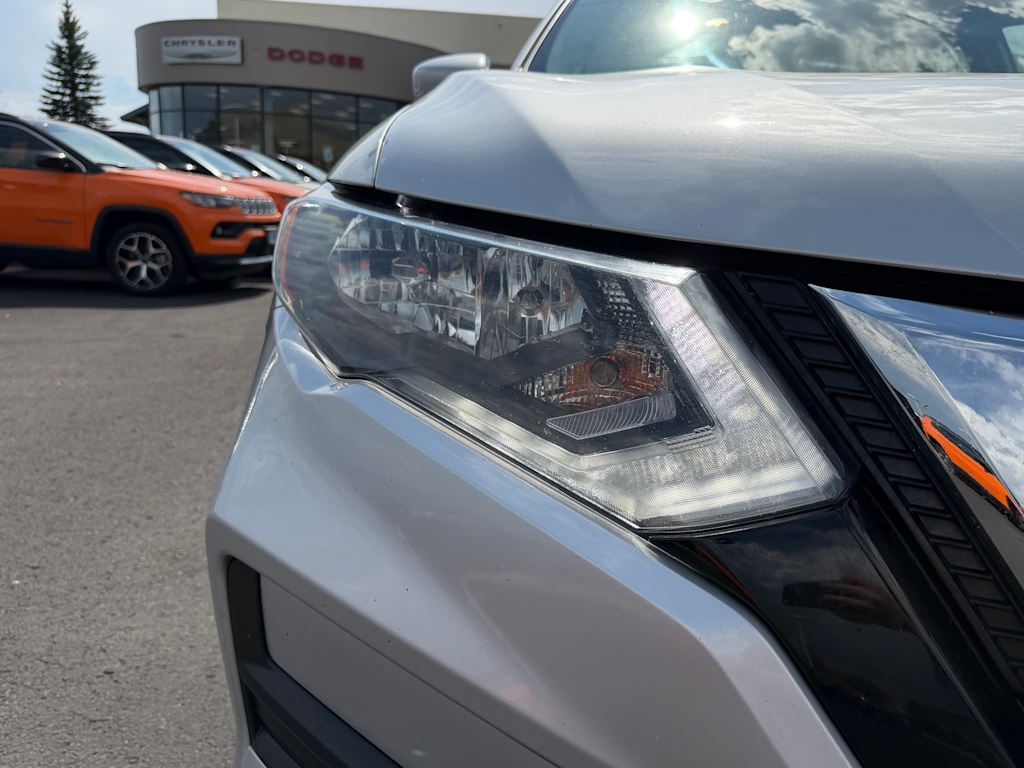 Thumbnail: 2018 Nissan Rogue - 17