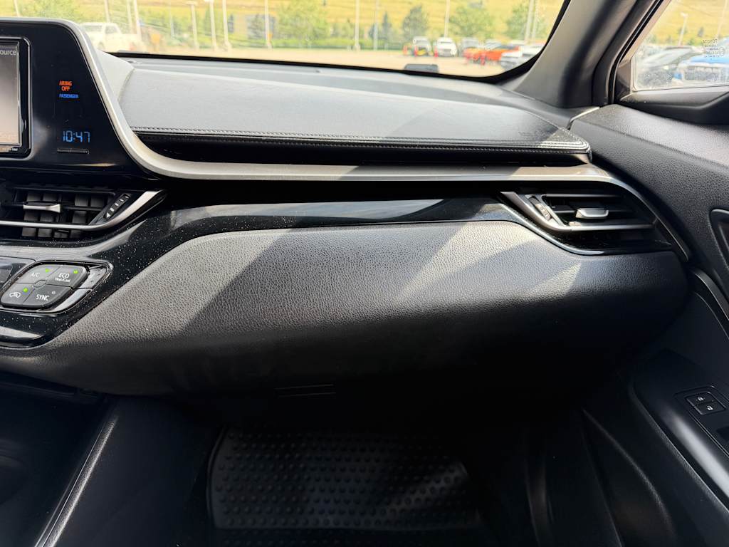 Thumbnail: 2018 Toyota C-HR - 20