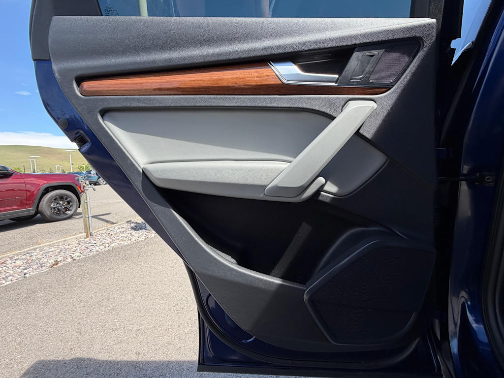 Thumbnail: 2022 Audi Q5 - 24