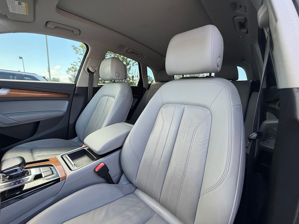 Thumbnail: 2022 Audi Q5 - 8