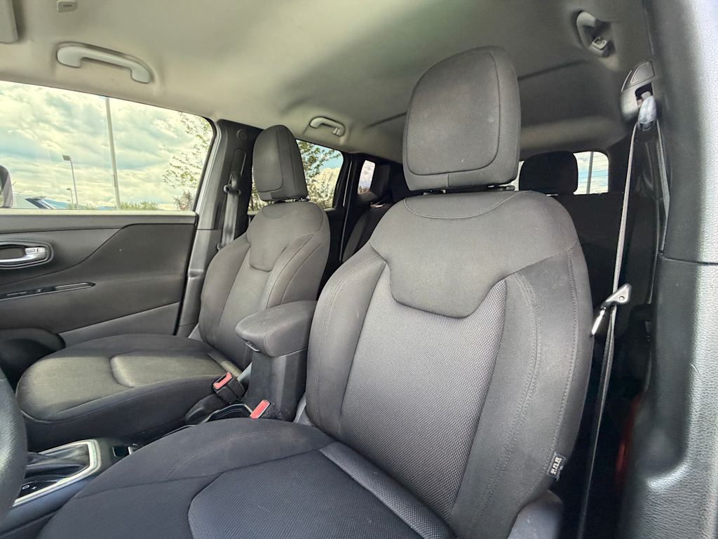Thumbnail: 2018 Jeep Renegade - 9