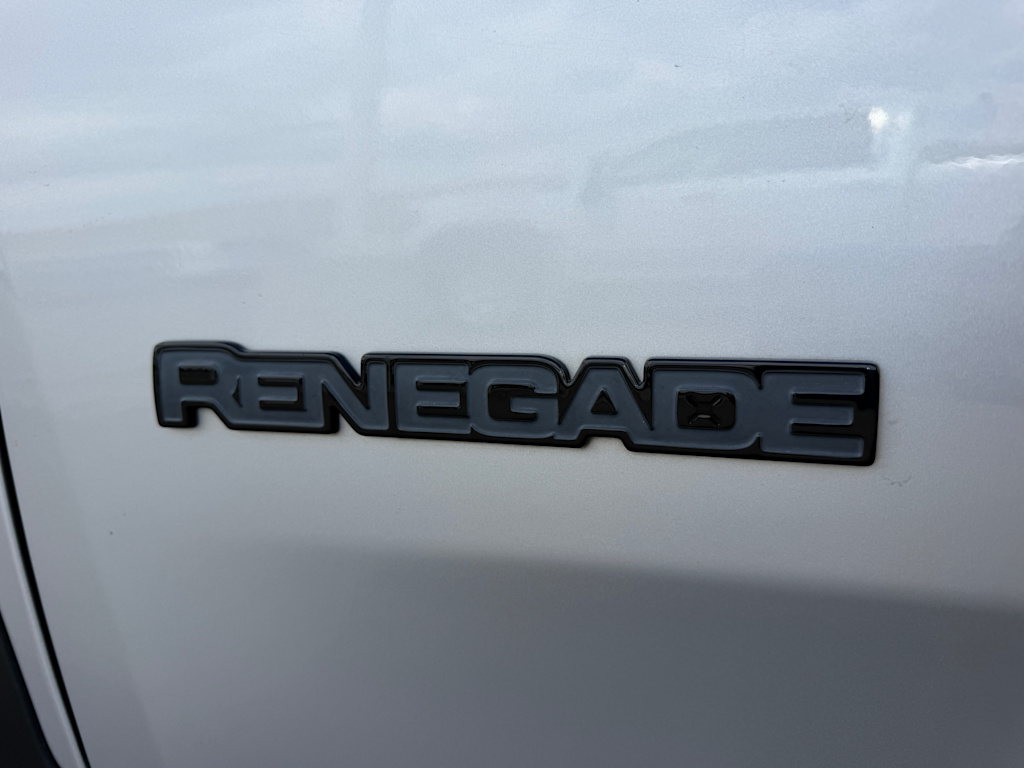 Thumbnail: 2018 Jeep Renegade - 6
