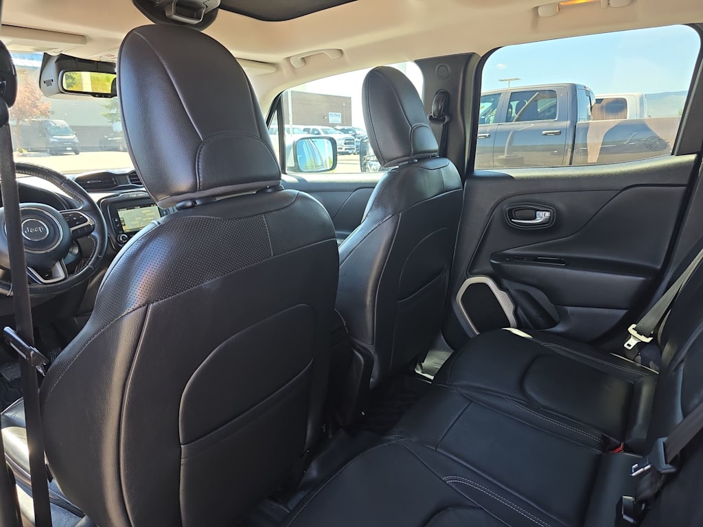 Thumbnail: 2016 Jeep Renegade - 13