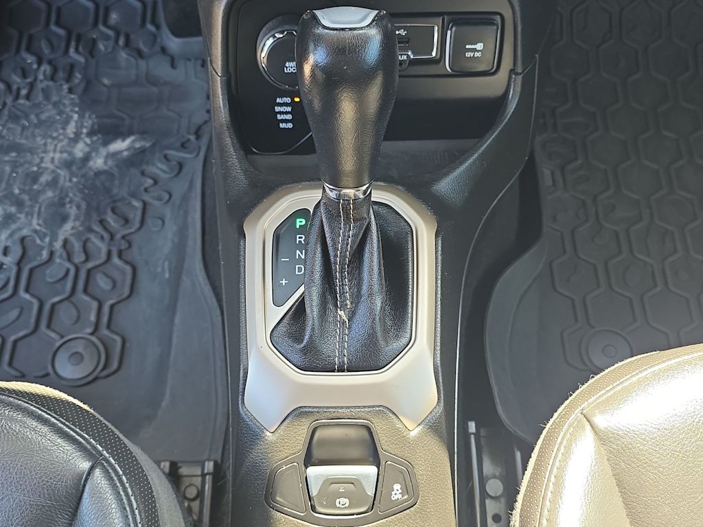 Thumbnail: 2016 Jeep Renegade - 16