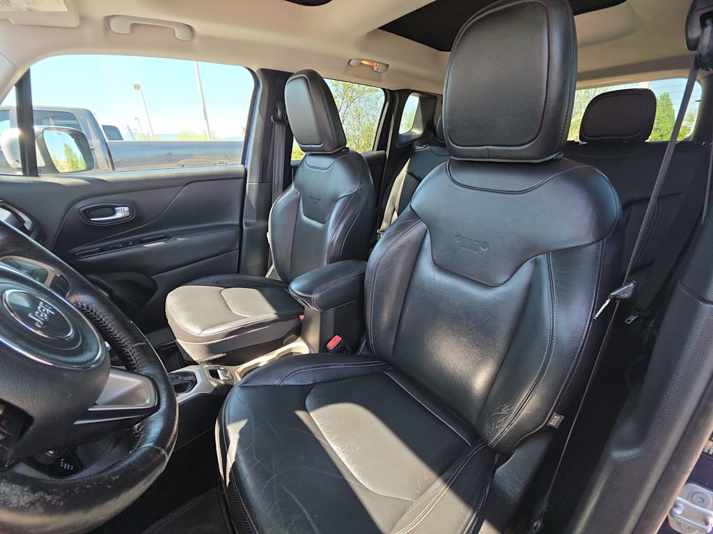 Thumbnail: 2016 Jeep Renegade - 11