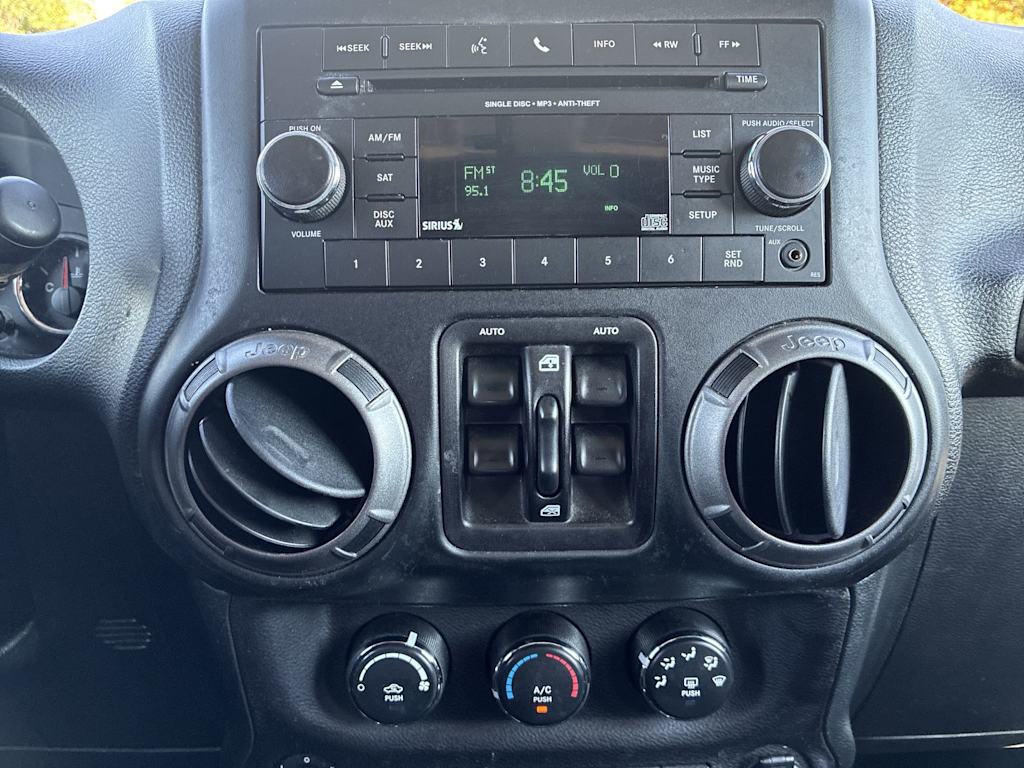 Thumbnail: 2018 Jeep Wrangler - 10