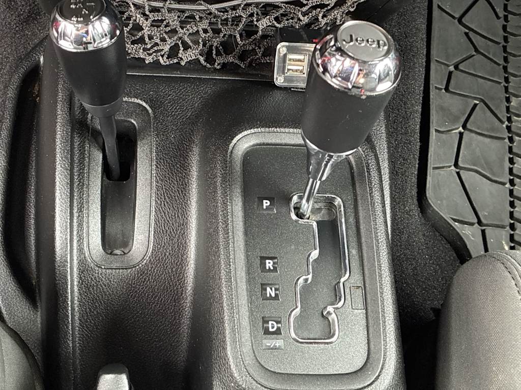 Thumbnail: 2012 Jeep Wrangler - 11