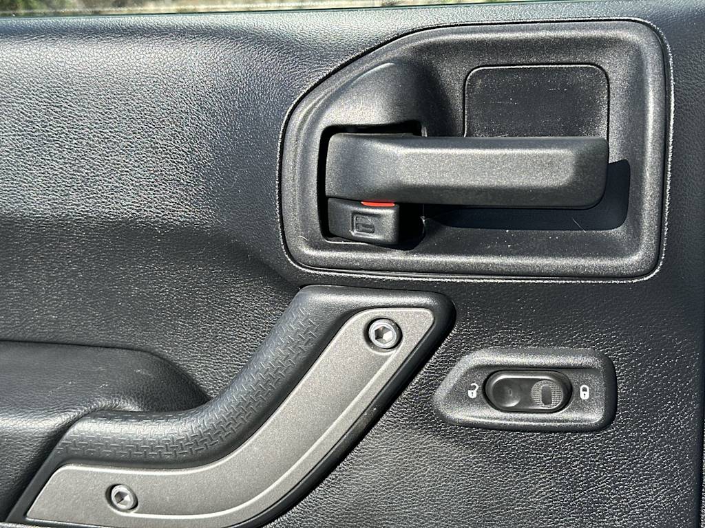 Thumbnail: 2014 Jeep Wrangler - 20