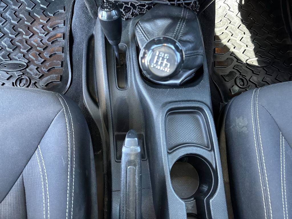 Thumbnail: 2015 Jeep Wrangler - 8