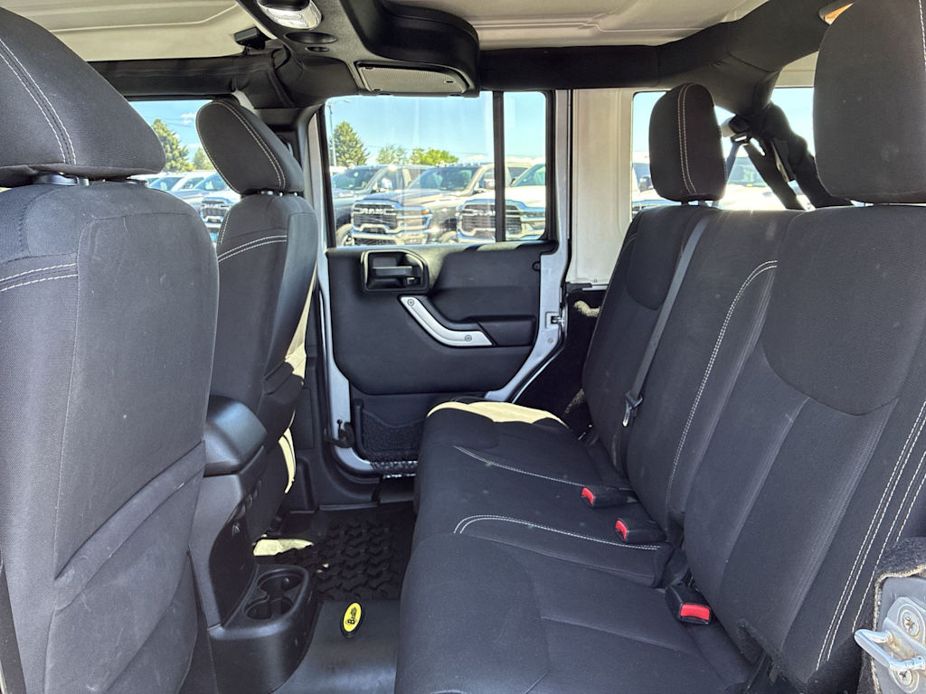 Thumbnail: 2015 Jeep Wrangler - 9