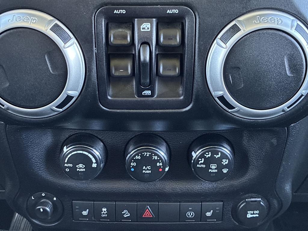 Thumbnail: 2016 Jeep Wrangler - 19