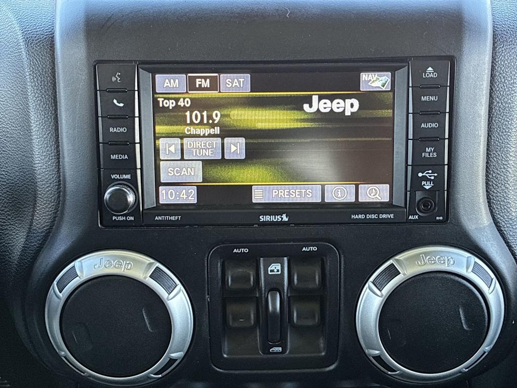 Thumbnail: 2016 Jeep Wrangler - 10