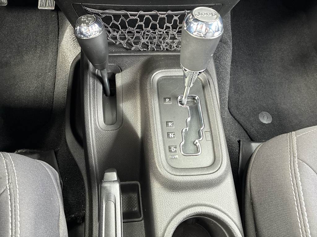 Thumbnail: 2015 Jeep Wrangler - 10