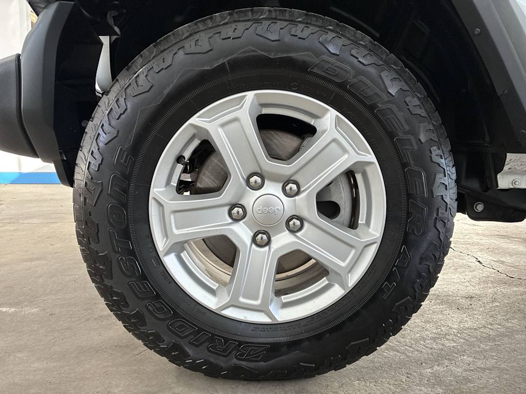 Thumbnail: 2019 Jeep Wrangler - 5