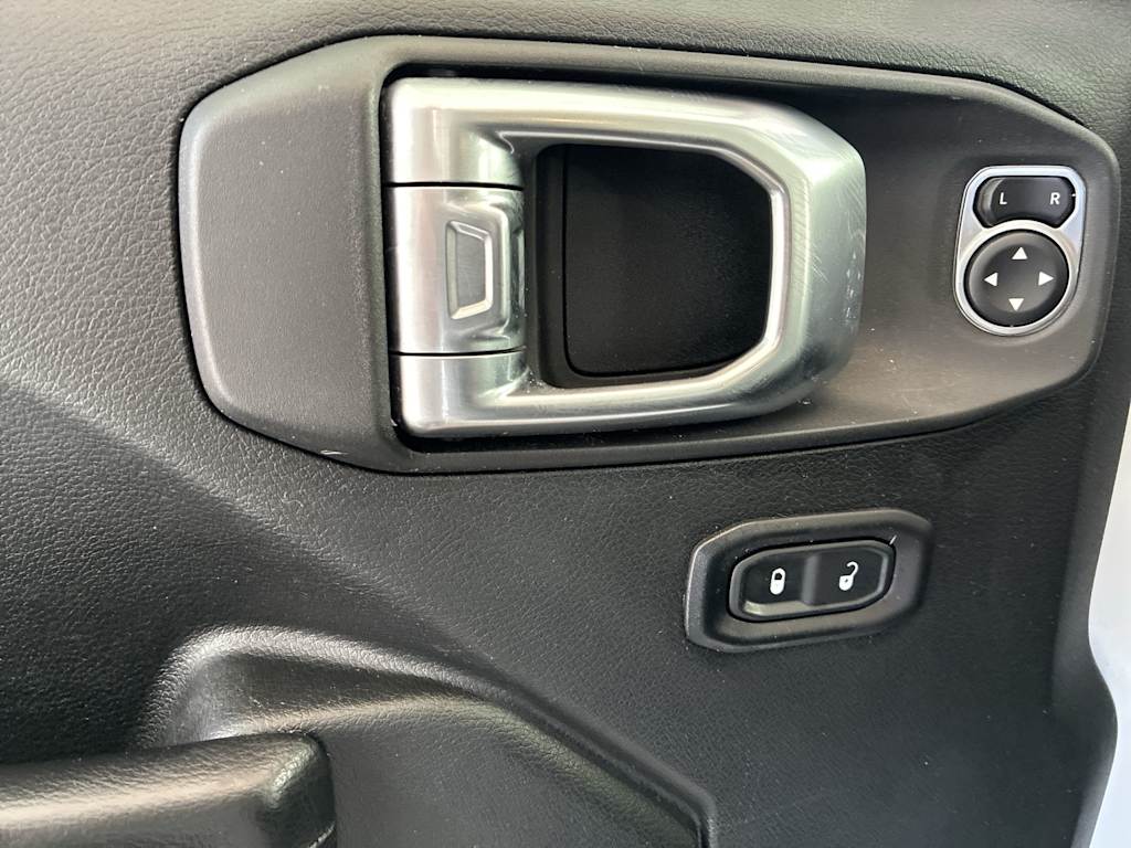 Thumbnail: 2019 Jeep Wrangler - 20