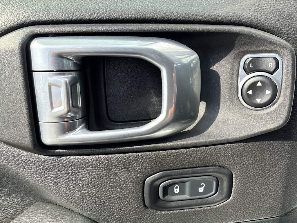 Thumbnail: 2021 Jeep Wrangler - 20