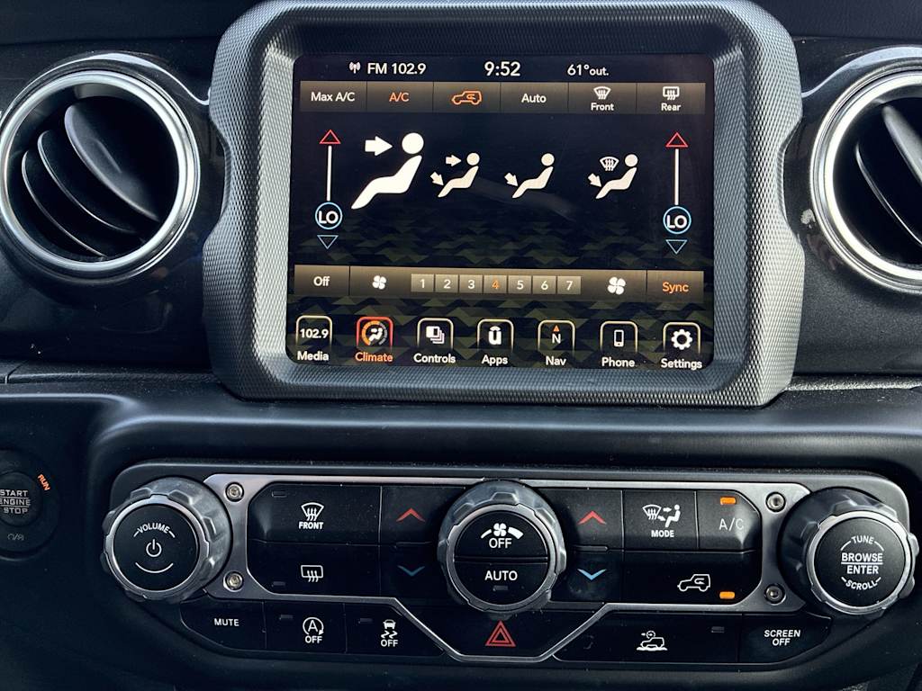 Thumbnail: 2021 Jeep Wrangler - 22