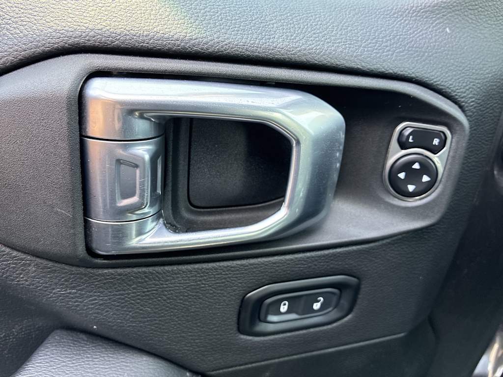Thumbnail: 2021 Jeep Wrangler - 20