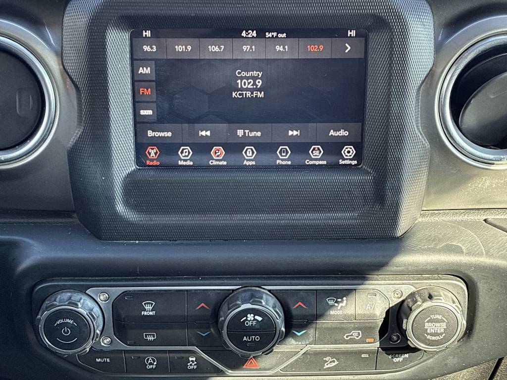 Thumbnail: 2019 Jeep Wrangler - 12