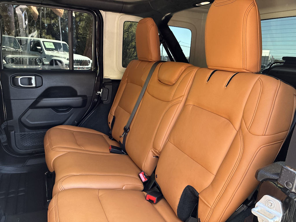 Thumbnail: 2022 Jeep Wrangler - 10