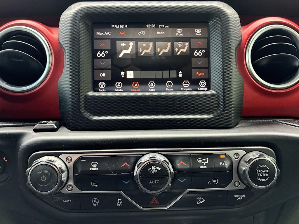 Thumbnail: 2018 Jeep Wrangler - 22