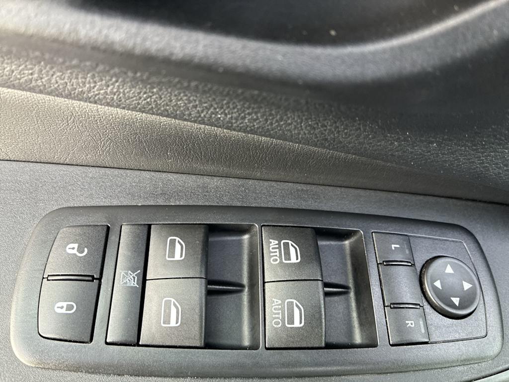 Thumbnail: 2016 Jeep Cherokee - 22