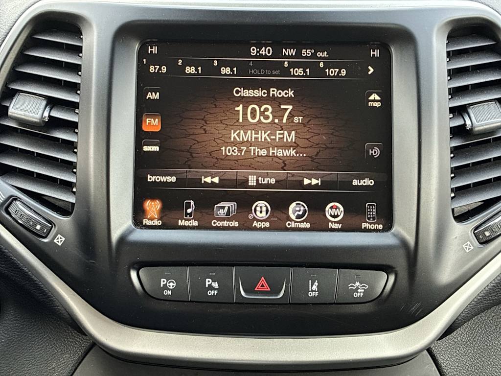 Thumbnail: 2016 Jeep Cherokee - 11