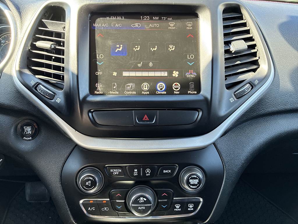 Thumbnail: 2016 Jeep Cherokee - 22