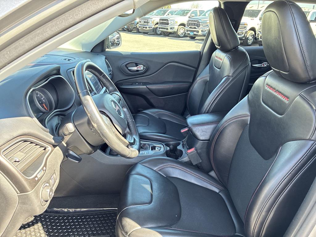 Thumbnail: 2020 Jeep Cherokee - 9