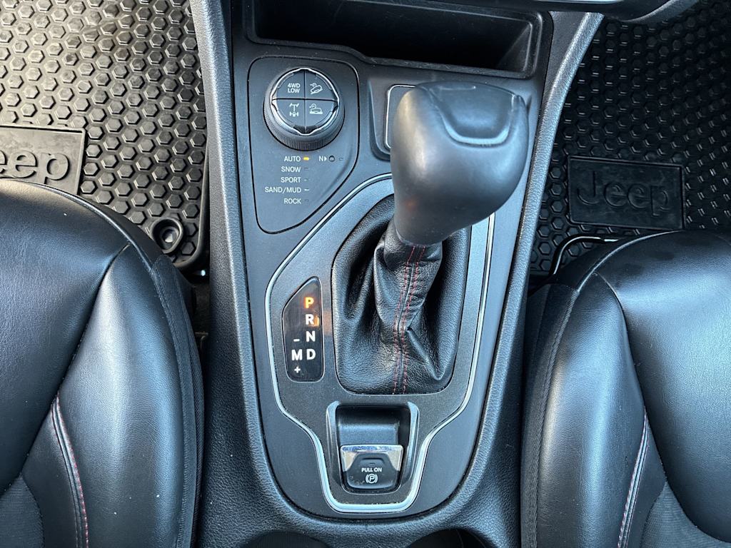 Thumbnail: 2020 Jeep Cherokee - 13