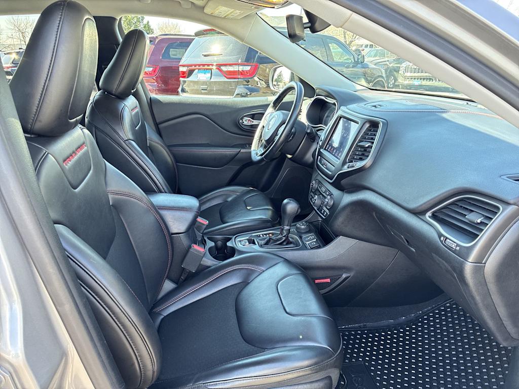 Thumbnail: 2020 Jeep Cherokee - 10