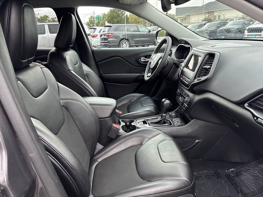 Thumbnail: 2021 Jeep Cherokee - 9
