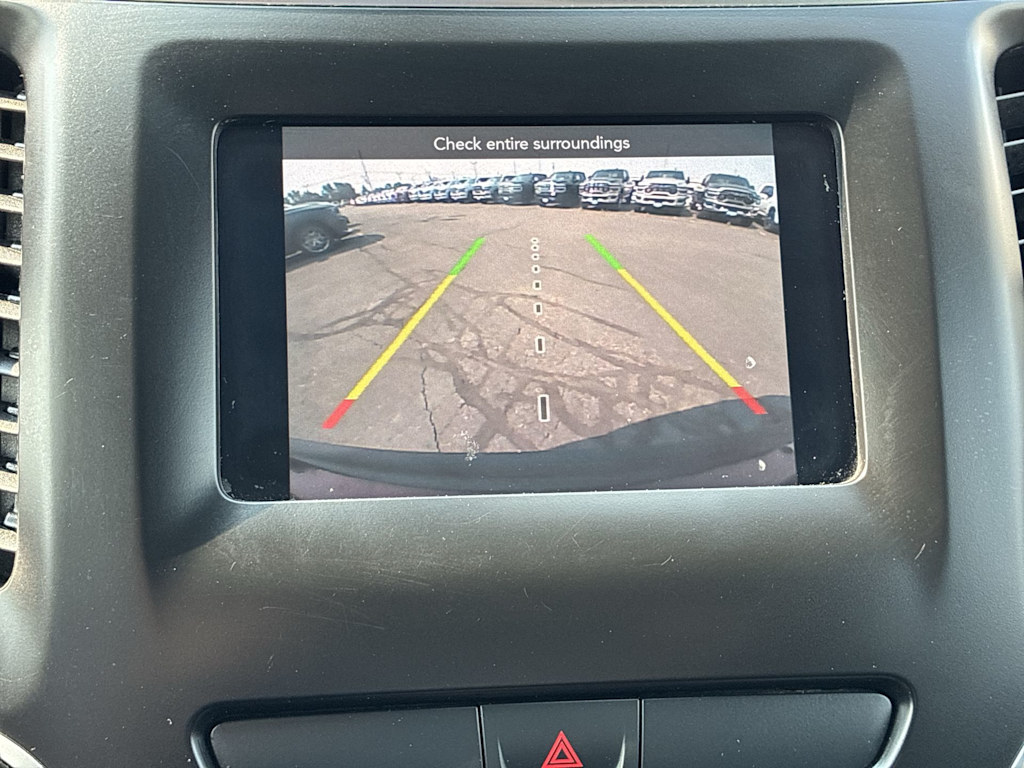 Thumbnail: 2019 Jeep Cherokee - 25