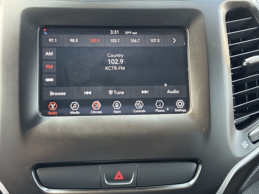 Thumbnail: 2019 Jeep Cherokee - 10