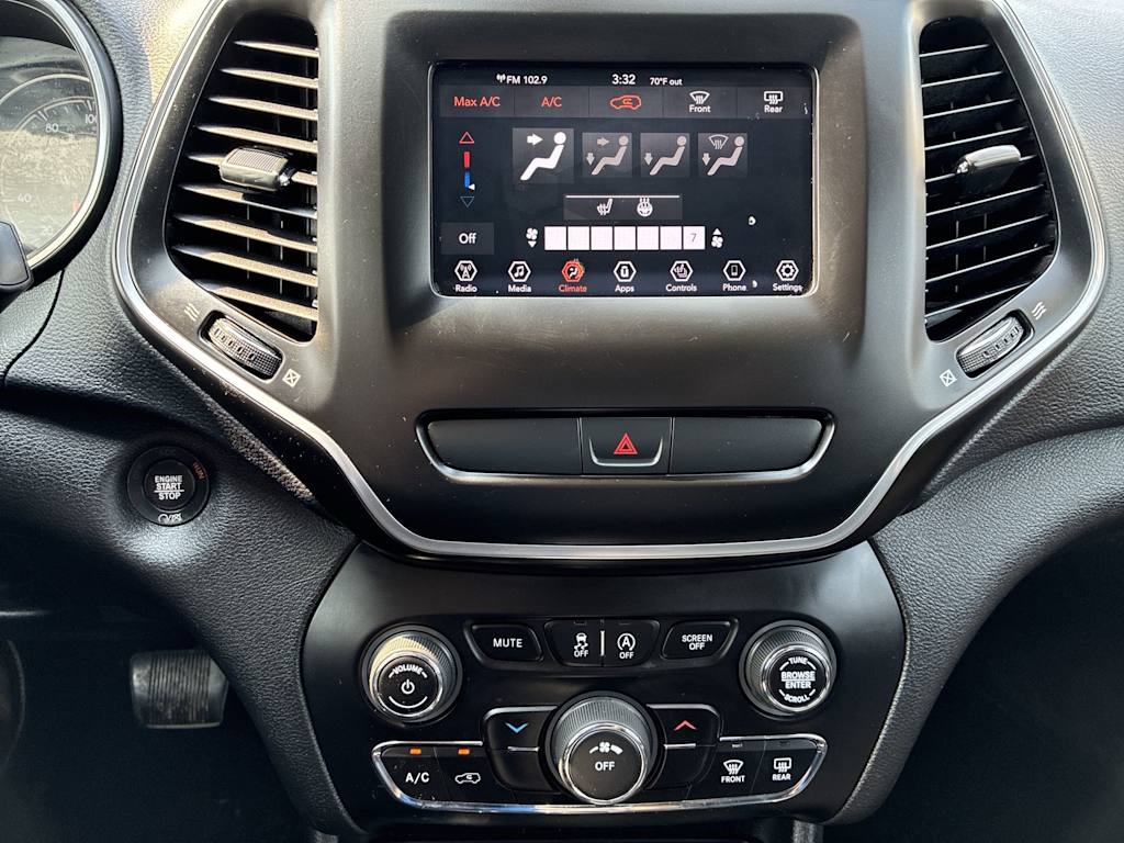 Thumbnail: 2019 Jeep Cherokee - 22