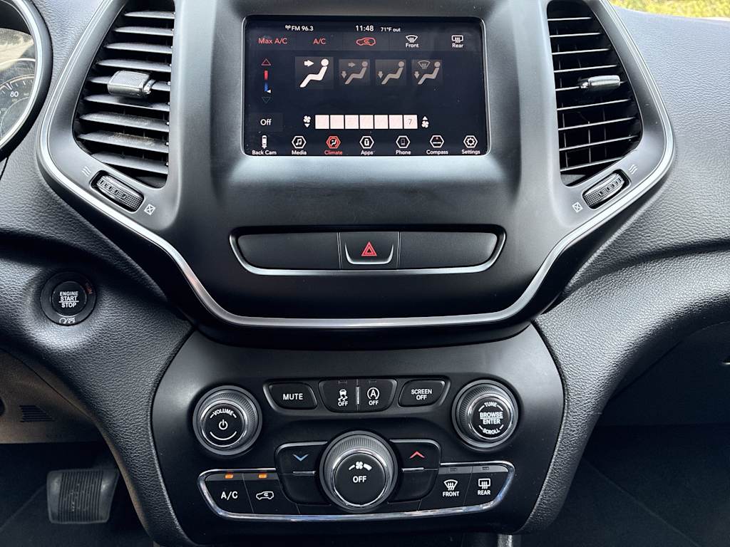 Thumbnail: 2019 Jeep Cherokee - 22