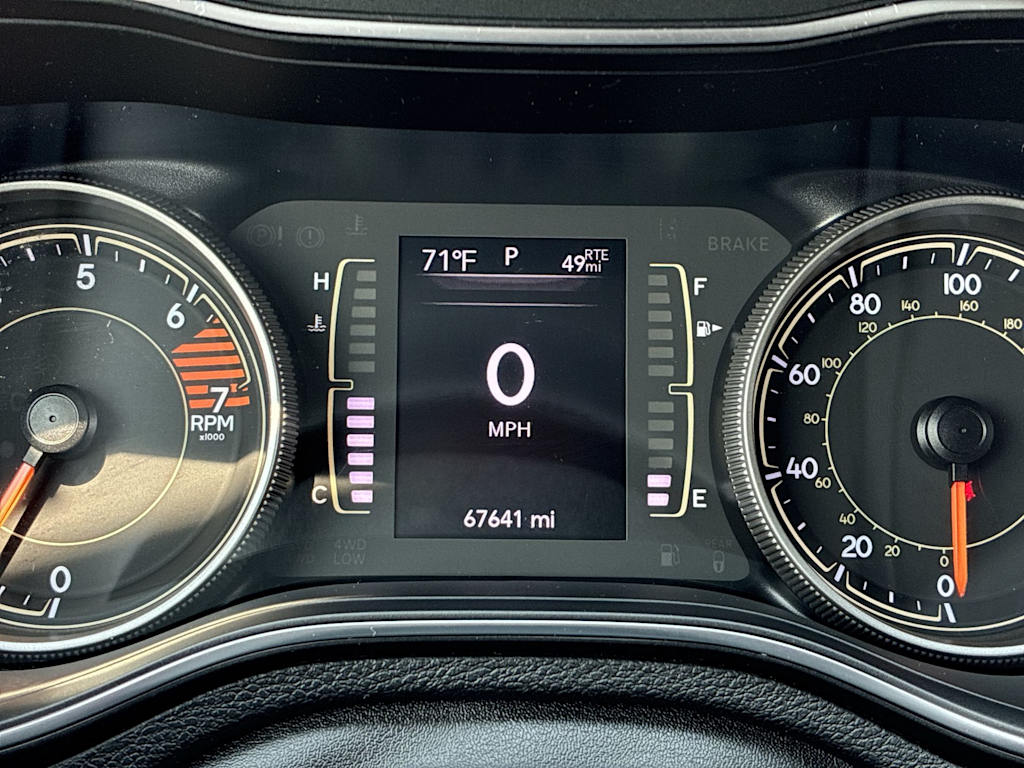 Thumbnail: 2019 Jeep Cherokee - 13