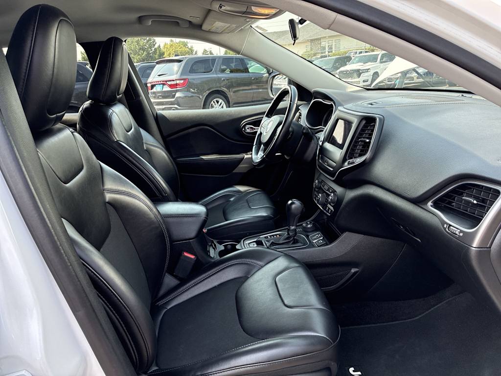 Thumbnail: 2019 Jeep Cherokee - 9