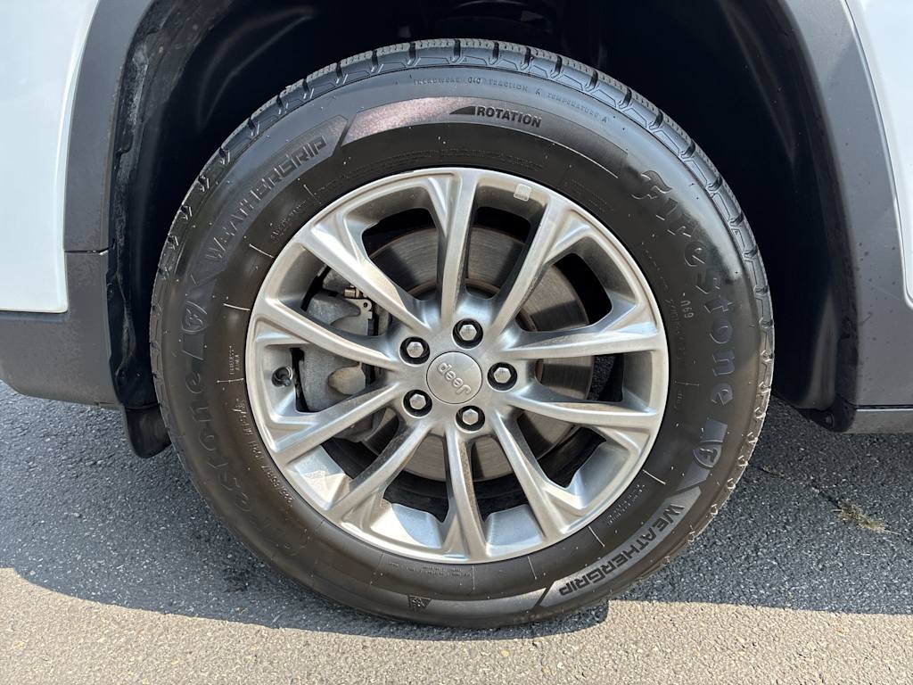 Thumbnail: 2019 Jeep Cherokee - 6