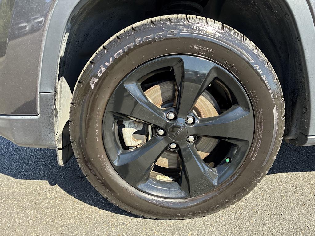 Thumbnail: 2021 Jeep Cherokee - 7