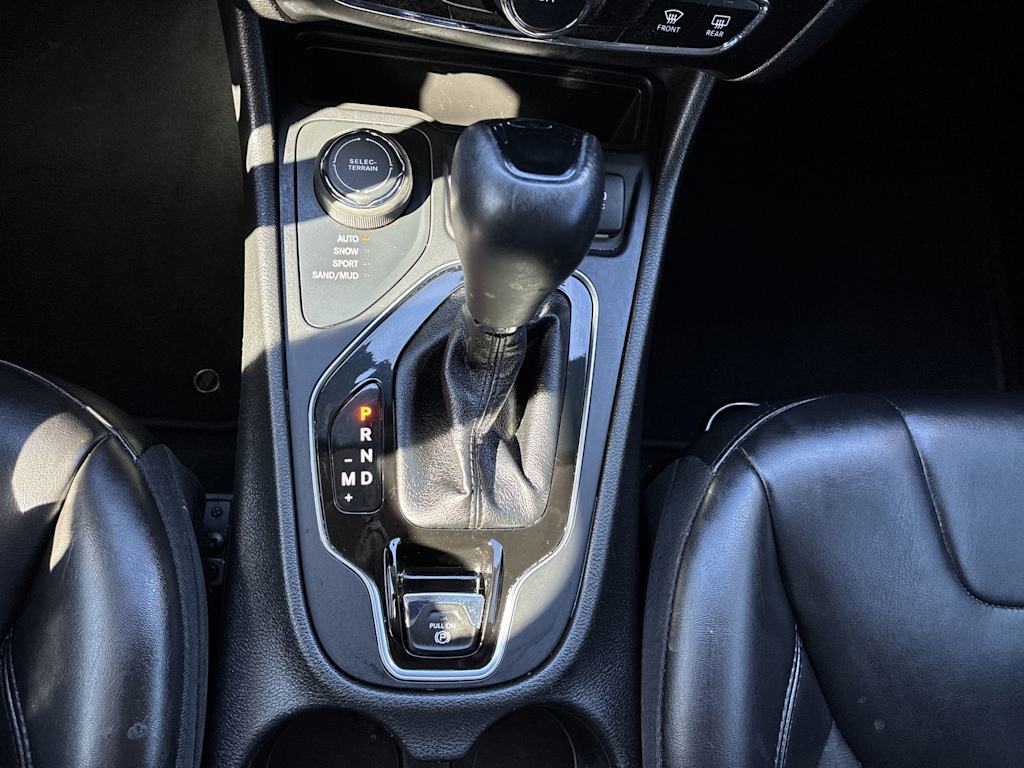 Thumbnail: 2021 Jeep Cherokee - 12