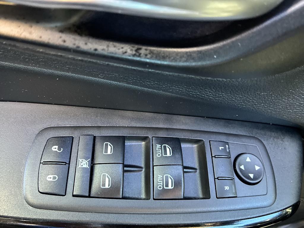 Thumbnail: 2021 Jeep Cherokee - 20