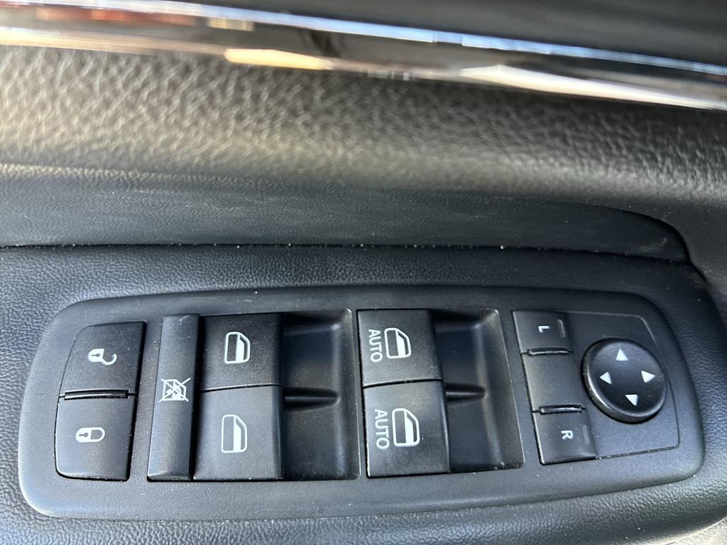 Thumbnail: 2020 Jeep Grand Cherokee - 21